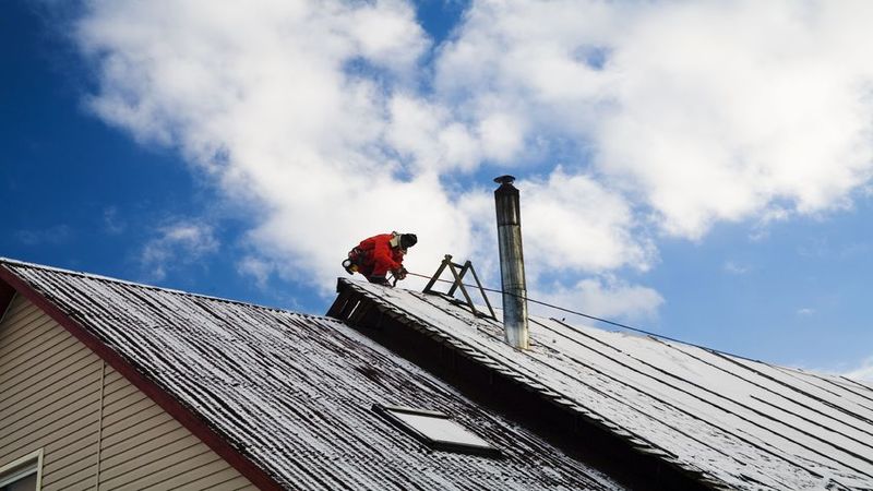 Hire a Professional Roofing Contractor in Findlay, OH to Install Your Roof