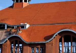 Leave Roof Repairs to a Professional Roofing Contractor in Corona, CA