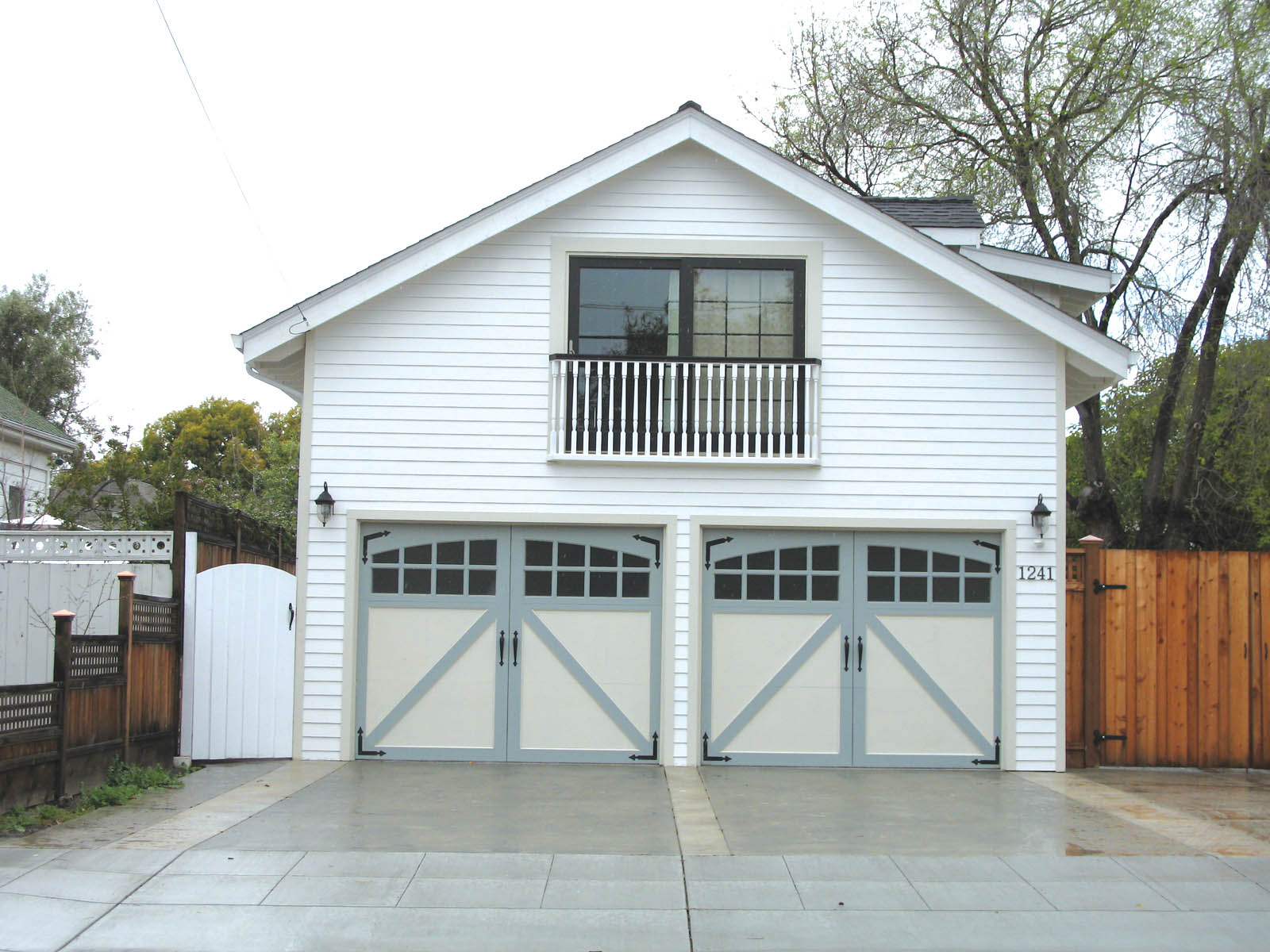 4 Benefits of Replacing the Old Door and Windows of Your Home
