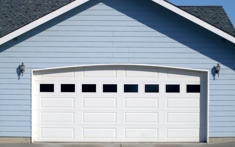 A Flush Panel Garage Door in Omaha, NE Can Renew a Property’s Appearance