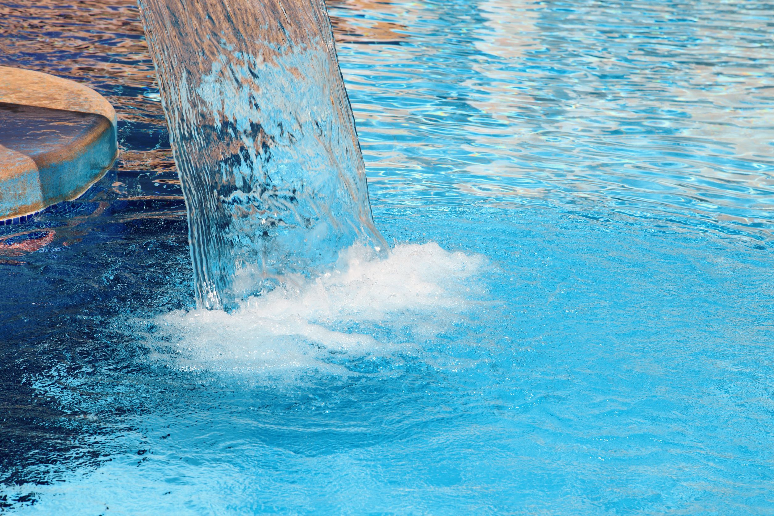 Benefits Offered By Chlorine Free Swimming Pools