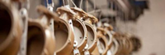 Industrial Powder Coating: A Look At The Two Methods Of Application