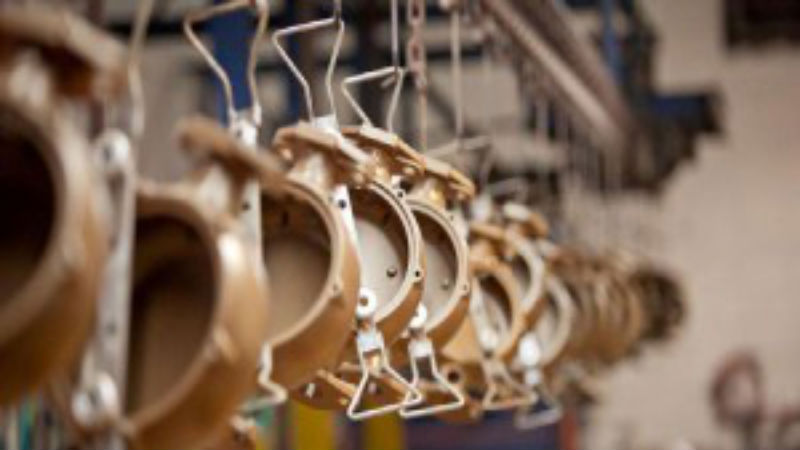 Industrial Powder Coating: A Look At The Two Methods Of Application