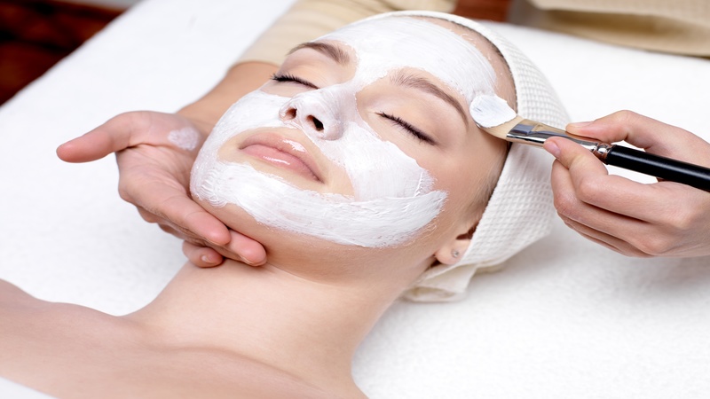 Spa Facial Treatments in Virginia Keep Women Looking Young