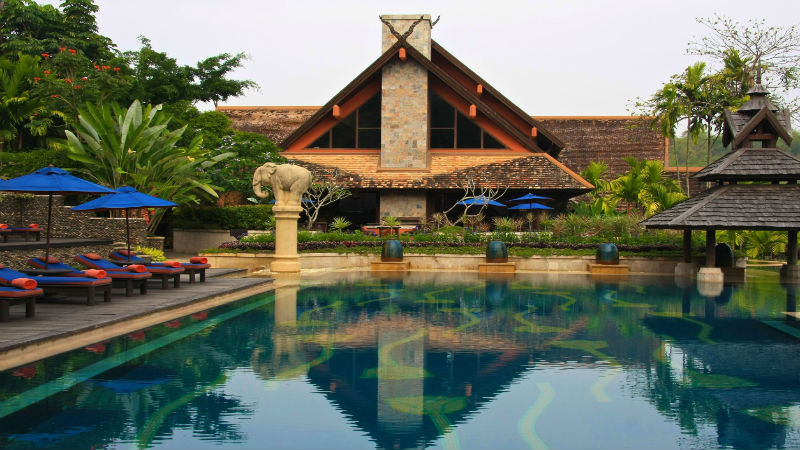 Stylish and Durable Hotel Pool Furniture