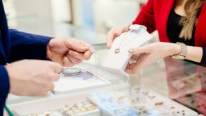 Choosing the Best Online Jewelry Stores