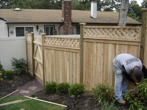 How to Deal With Fence Repair in Suffolk County Issues