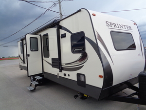 An RV dealership in Des Moines IA Enjoys Assisting People Who Want to Travel to Special Events