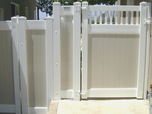 Benefits of Installing Vinyl fence in Riverside