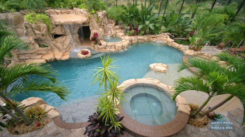 Custom Pools in Tampa Are Popular Home Improvements