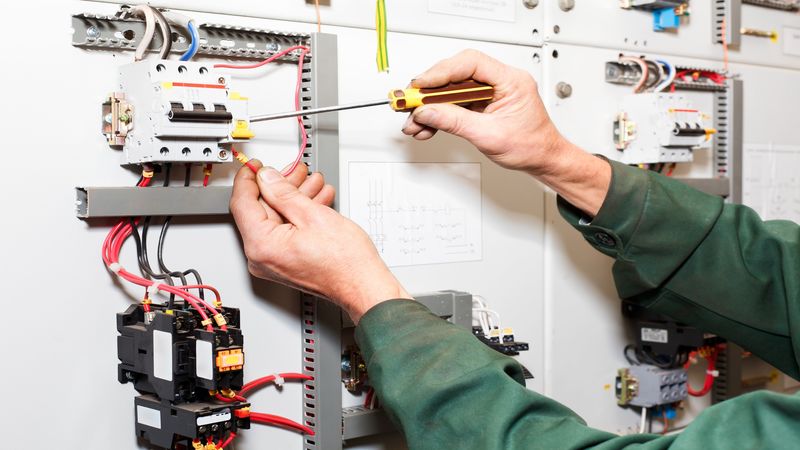 Four Reasons to Hire Licensed Electricians in Spartanburg SC
