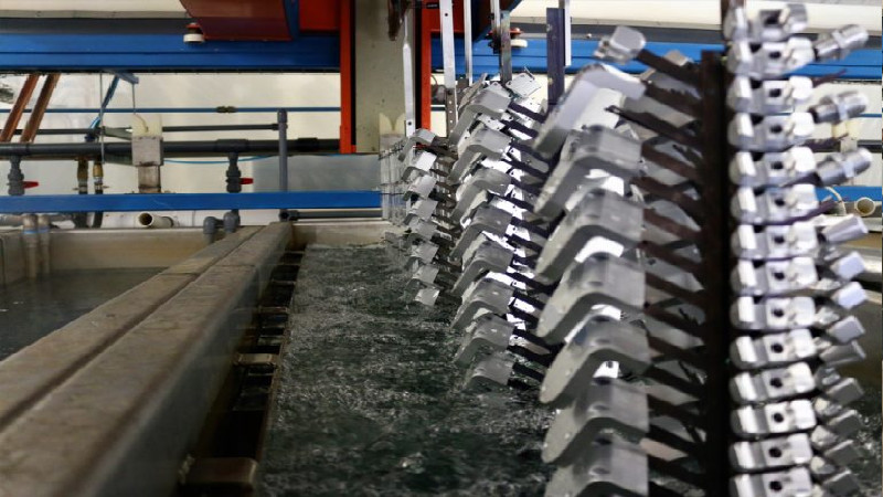 How Does an Aluminum Anodizing Service Impact the Properties of Aluminum?