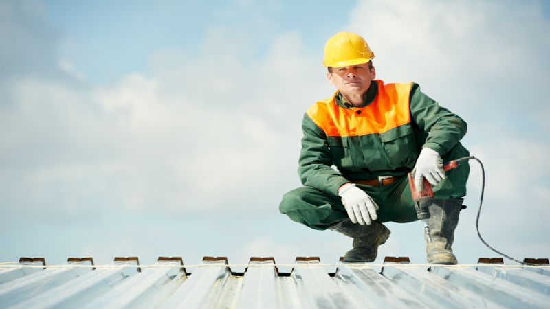 Need Your Roof Repaired? Why You Should Call an Expert to Complete the Work